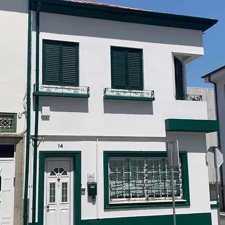 Casinha Dos Avos A 5 Minutos Do Centro Historico Βίλα Νόβα ντε Γκάια